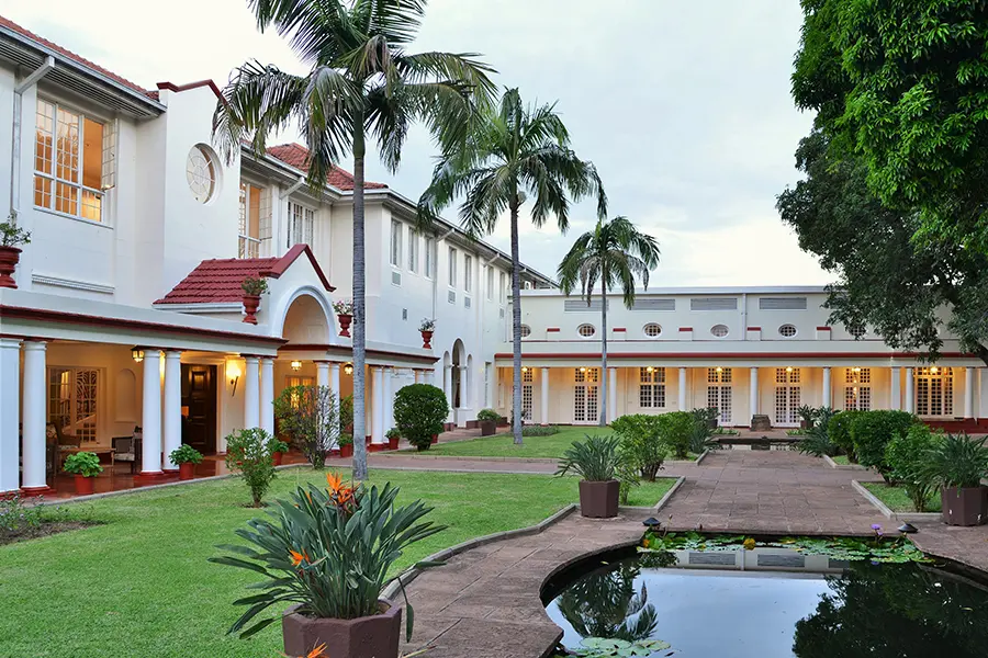 VictoriaFallsHotel-Exterior-CommunalArea